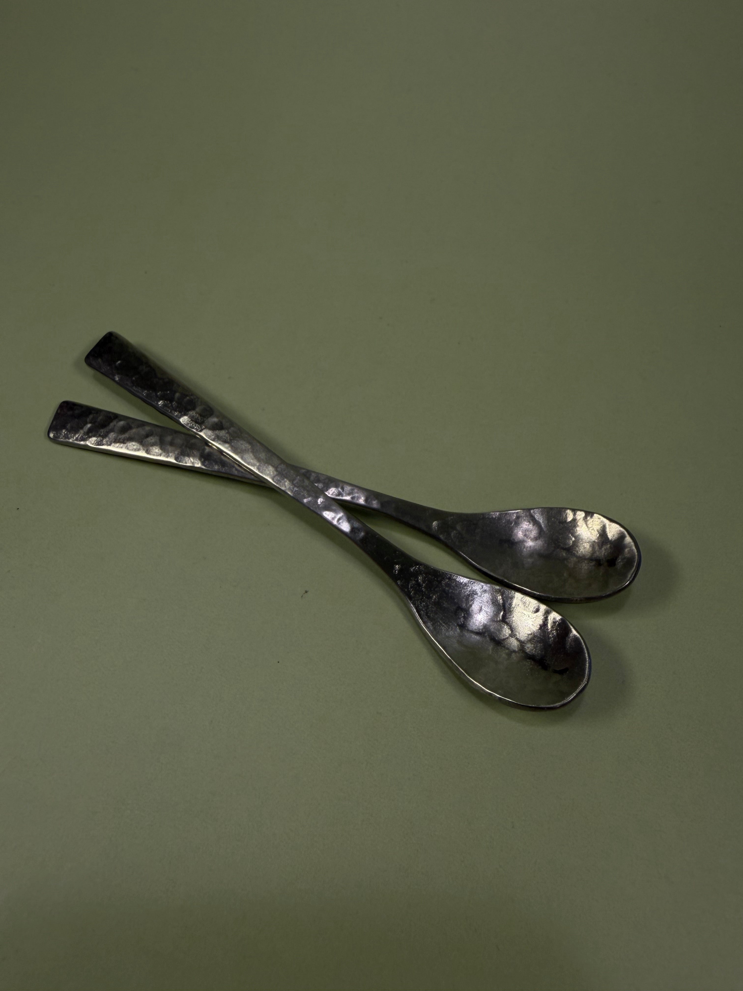 Petite hammered spoon (single)